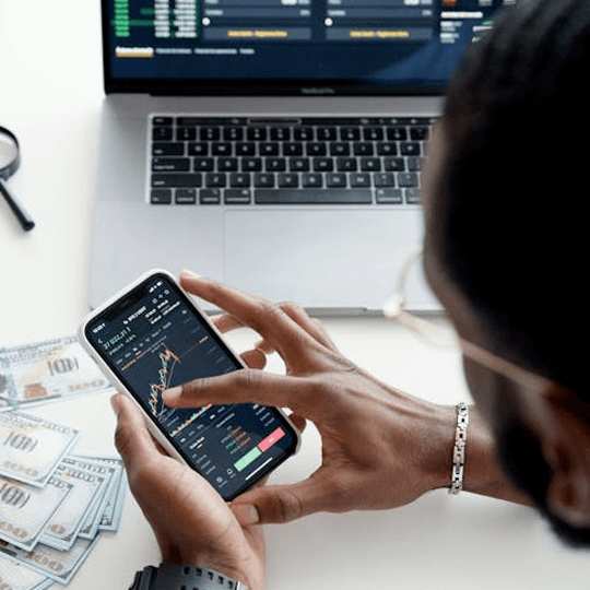 Slide Amrix Sys - Equipo de expertos en criptomoneda